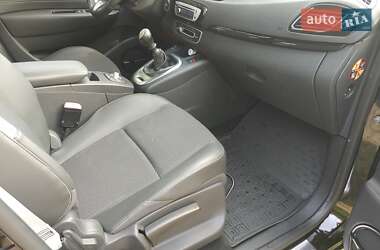 Минивэн Renault Scenic 2012 в 