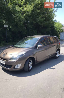 Минивэн Renault Scenic 2011 в Каменец-Подольском
