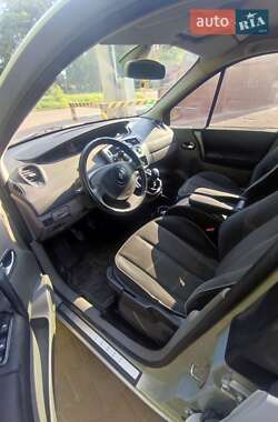 Минивэн Renault Scenic 2004 в 