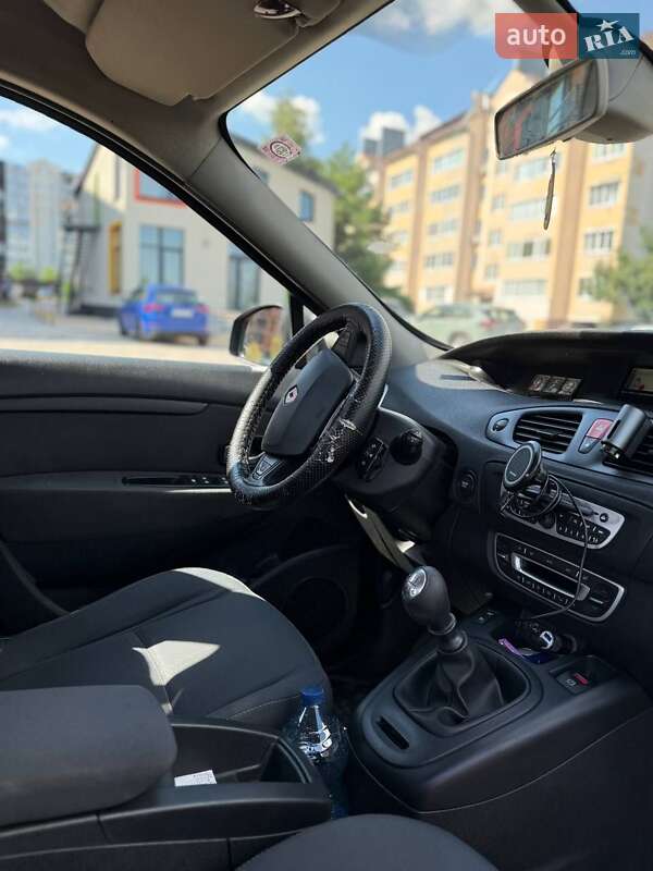 Минивэн Renault Scenic 2010 в Киеве