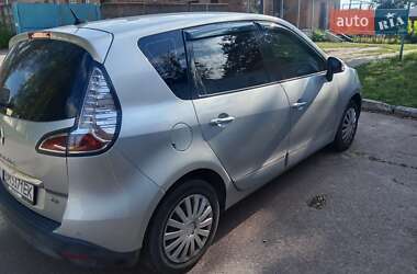 Минивэн Renault Scenic 2011 в 