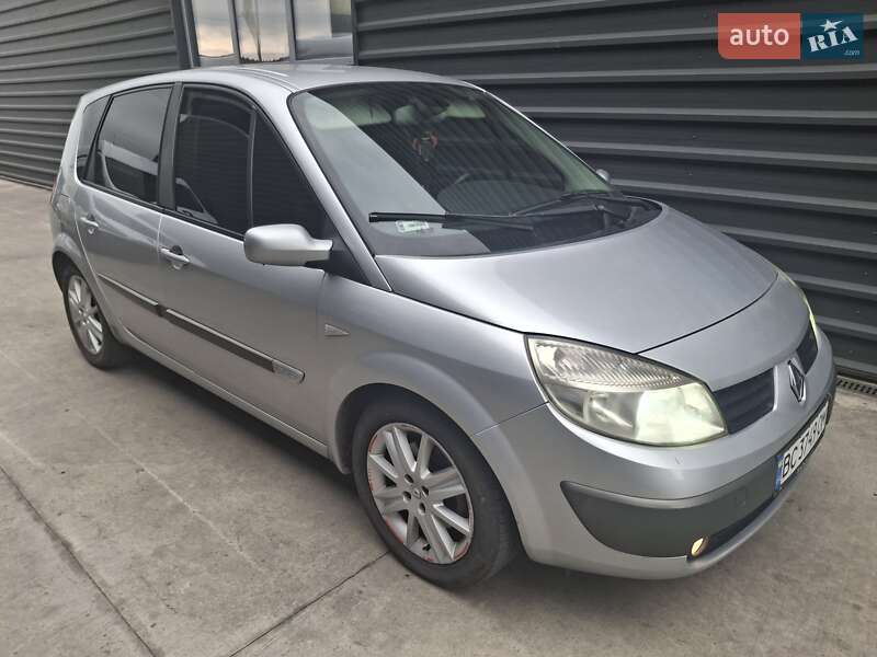 Минивэн Renault Scenic 2005 в Скнилове