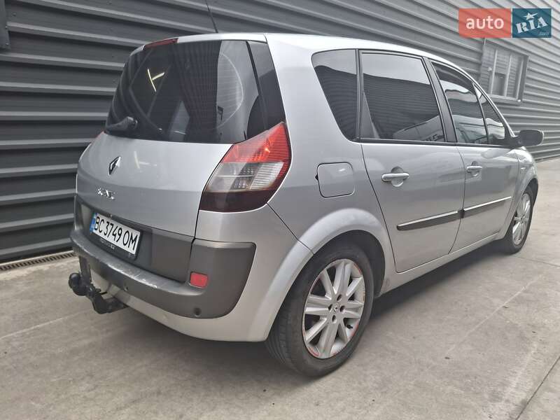 Минивэн Renault Scenic 2005 в Скнилове
