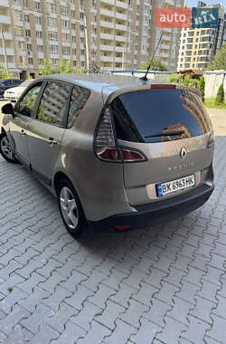 Минивэн Renault Scenic 2012 в 
