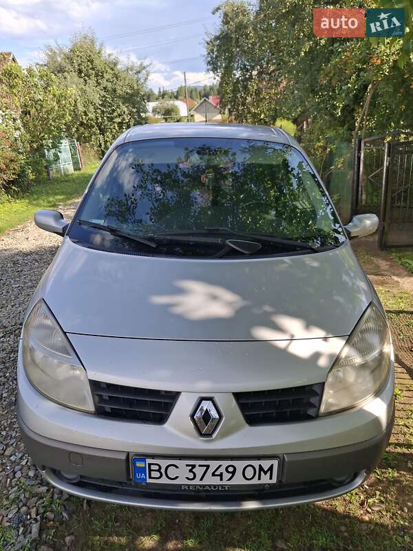 Минивэн Renault Scenic 2005 в Скнилове