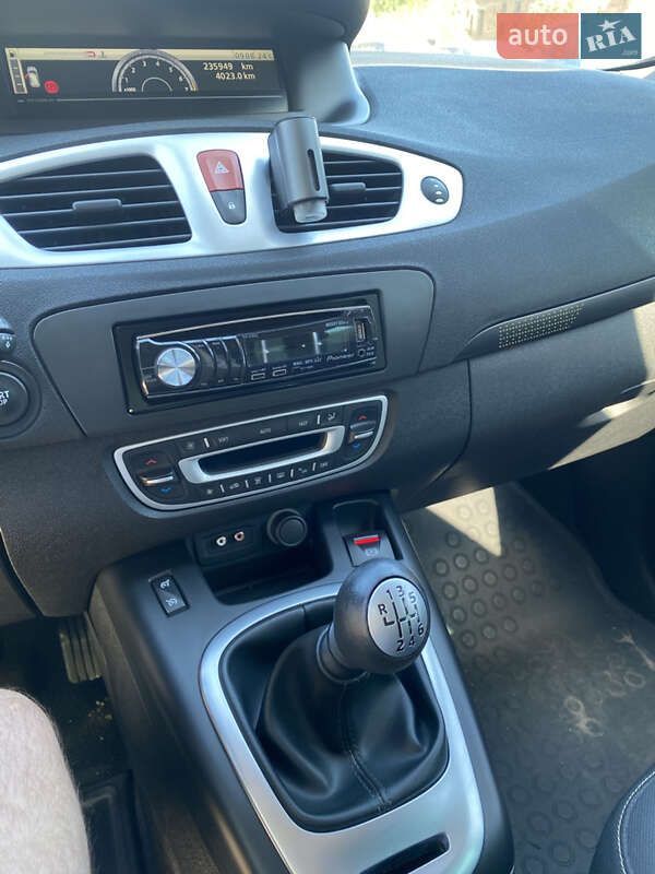 Минивэн Renault Scenic 2009 в Сумах