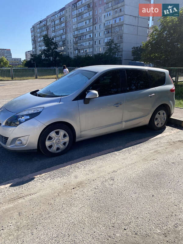 Минивэн Renault Scenic 2009 в Сумах