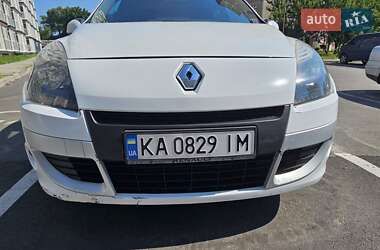 Минивэн Renault Scenic 2010 в 
