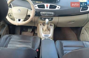 Минивэн Renault Scenic 2009 в 