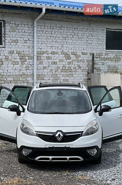Минивэн Renault Scenic 2015 в 
