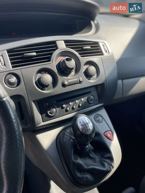 Минивэн Renault Scenic 2006 в Луцке