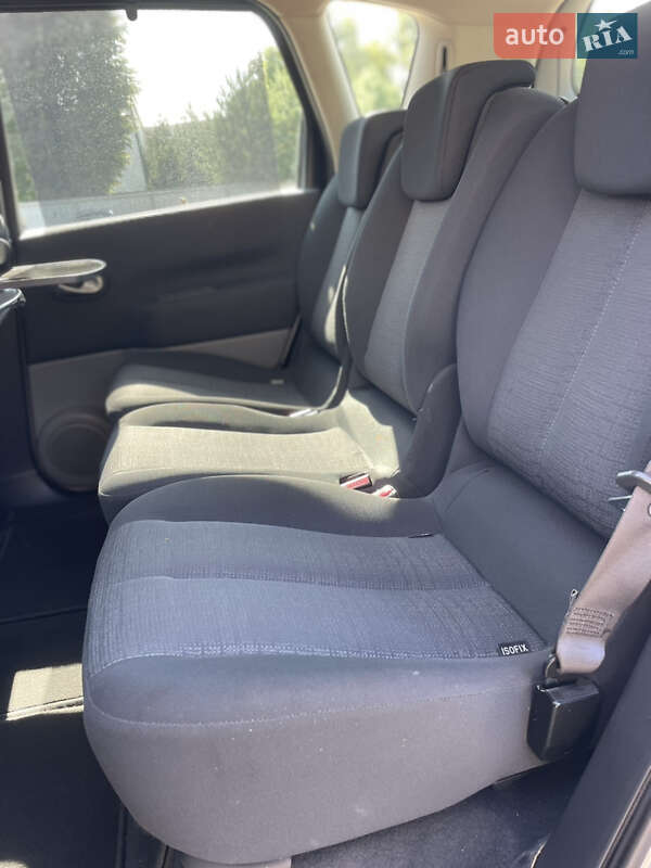 Минивэн Renault Scenic 2006 в Луцке