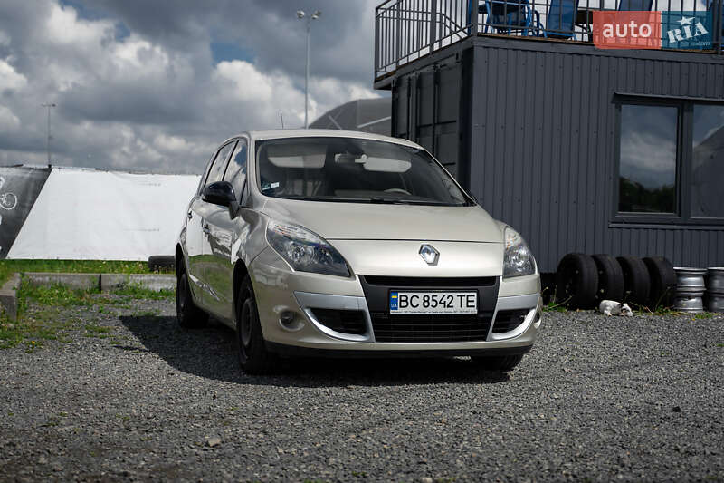 Renault Scenic 2011