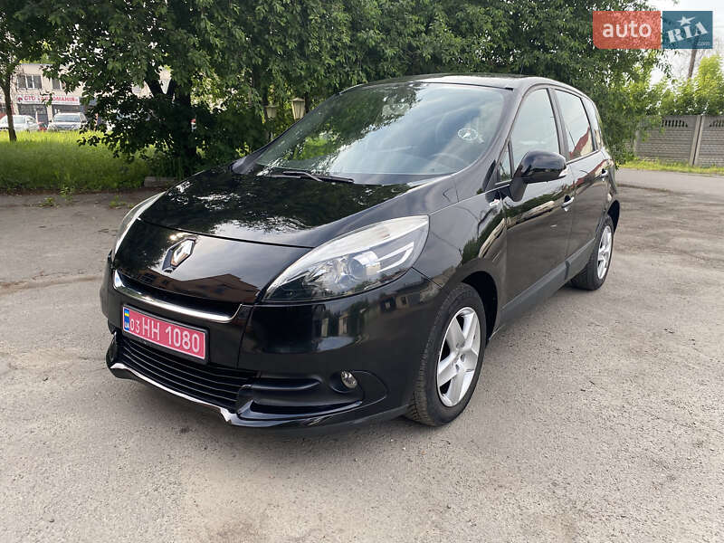 Минивэн Renault Scenic 2012 в 