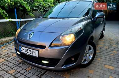 Минивэн Renault Scenic 2011 в Сарате