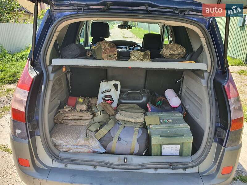 Минивэн Renault Scenic 2003 в Буче
