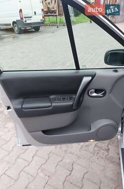 Минивэн Renault Scenic 2005 в 