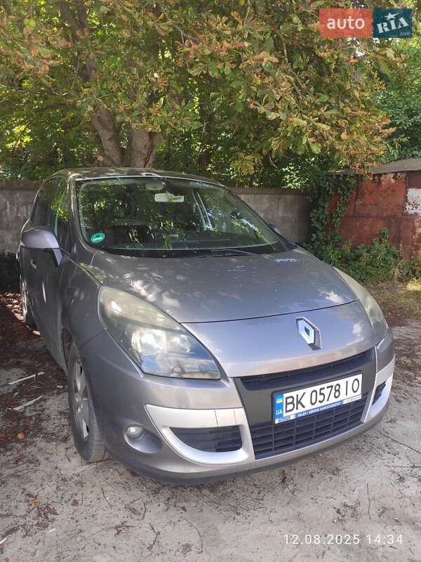 Минивэн Renault Scenic 2009 в Вараше