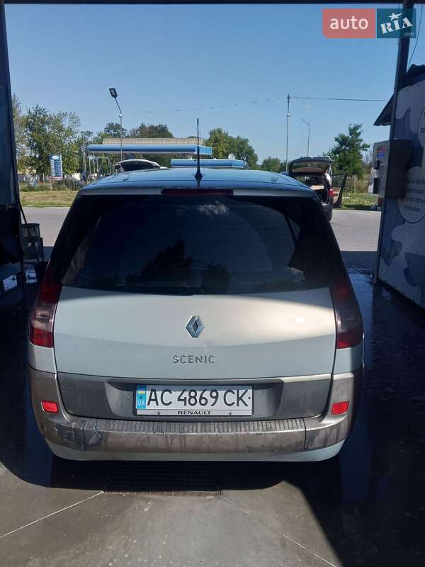 Минивэн Renault Scenic 2004 в Владимире