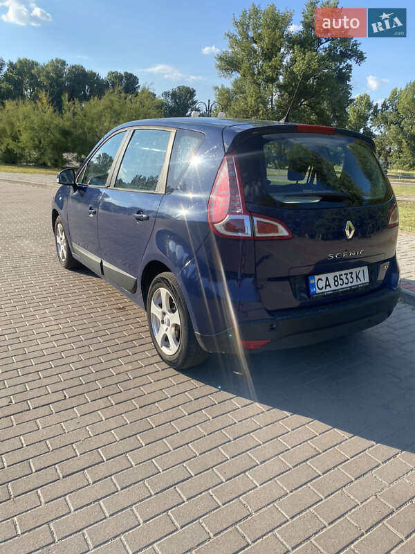 Минивэн Renault Scenic 2009 в Каневе