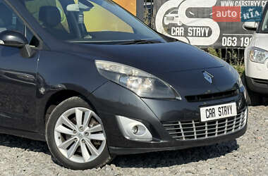 Минивэн Renault Scenic 2011 в 