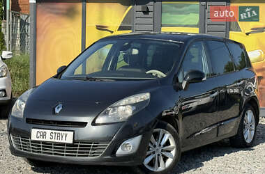 Минивэн Renault Scenic 2011 в 