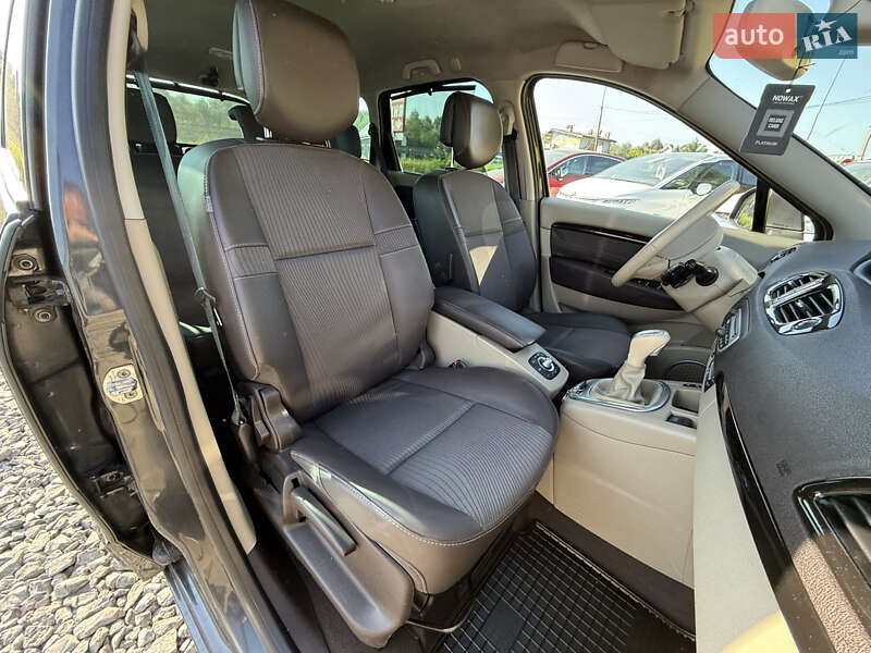 Минивэн Renault Scenic 2011 в Стрые