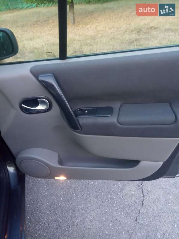 Минивэн Renault Scenic 2007 в Звенигородке