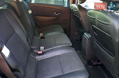 Минивэн Renault Scenic 2012 в 