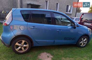 Минивэн Renault Scenic 2012 в 