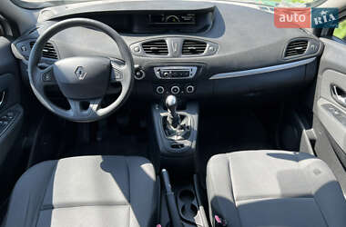 Минивэн Renault Scenic 2014 в 