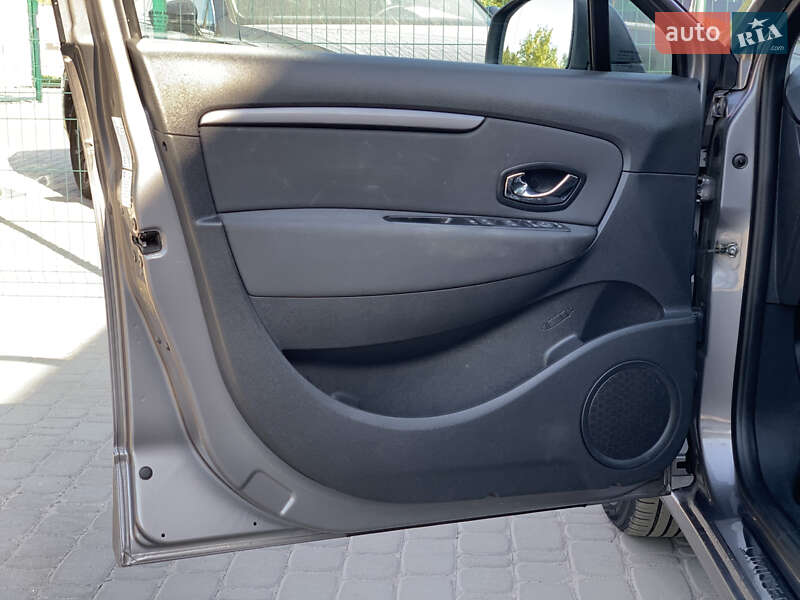 Минивэн Renault Scenic 2015 в Бердичеве