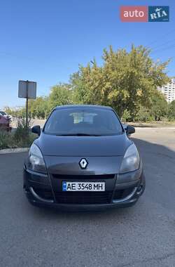 Минивэн Renault Scenic 2009 в 