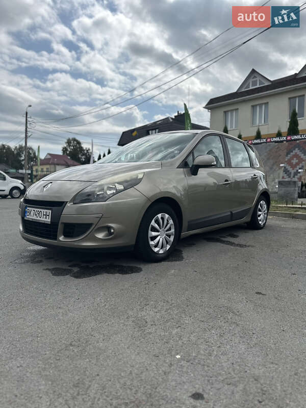 Минивэн Renault Scenic 2009 в Ровно