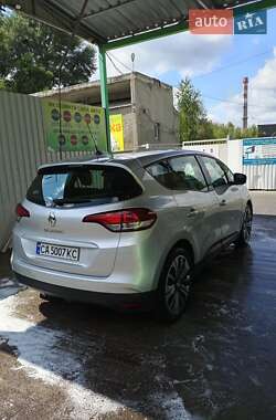 Минивэн Renault Scenic 2017 в 