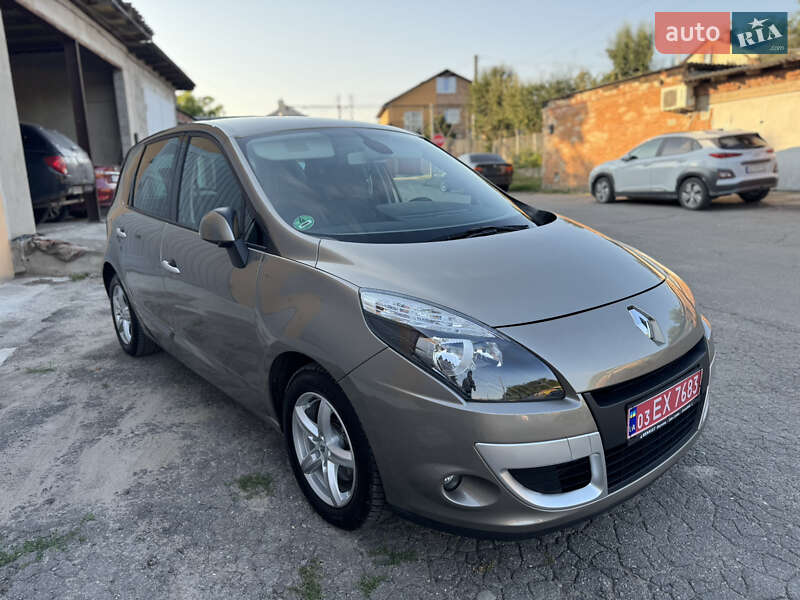 Минивэн Renault Scenic 2010 в Виннице
