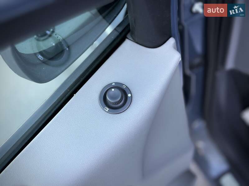 Минивэн Renault Scenic 2006 в Сумах