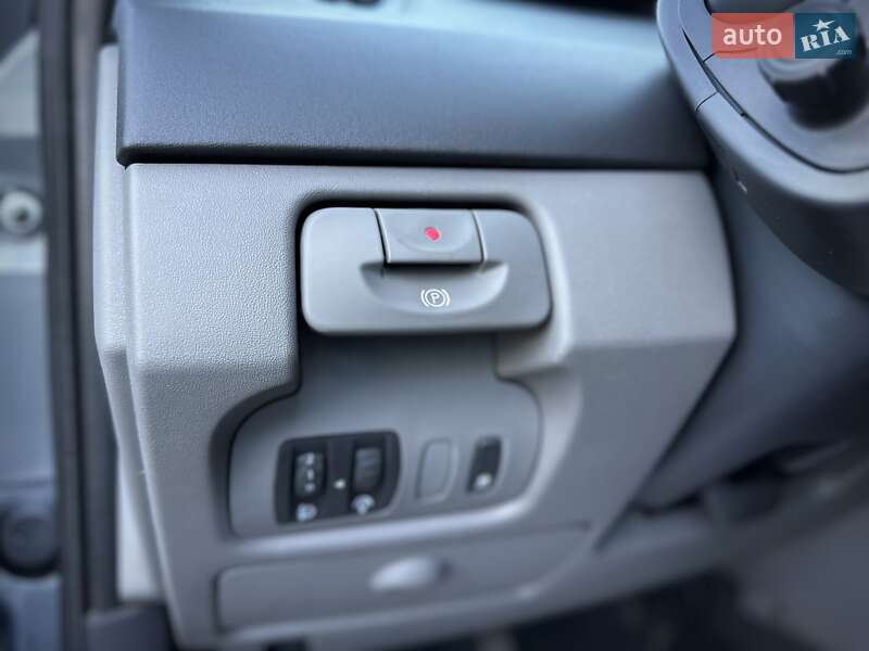 Минивэн Renault Scenic 2006 в Сумах