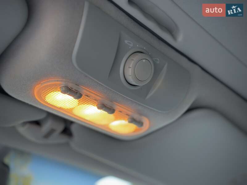 Минивэн Renault Scenic 2006 в Сумах