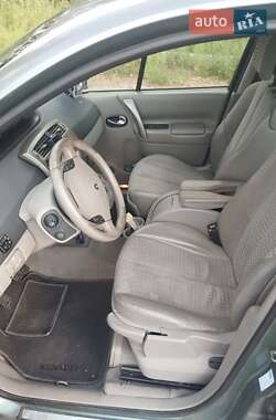 Минивэн Renault Scenic 2004 в 