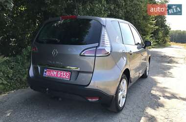 Минивэн Renault Scenic 2012 в 