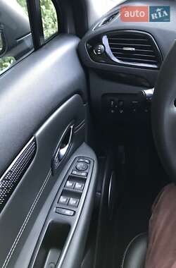 Минивэн Renault Scenic 2012 в 