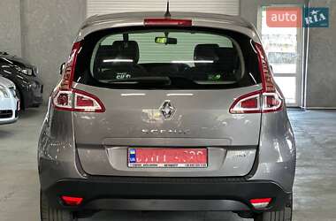 Минивэн Renault Scenic 2011 в 