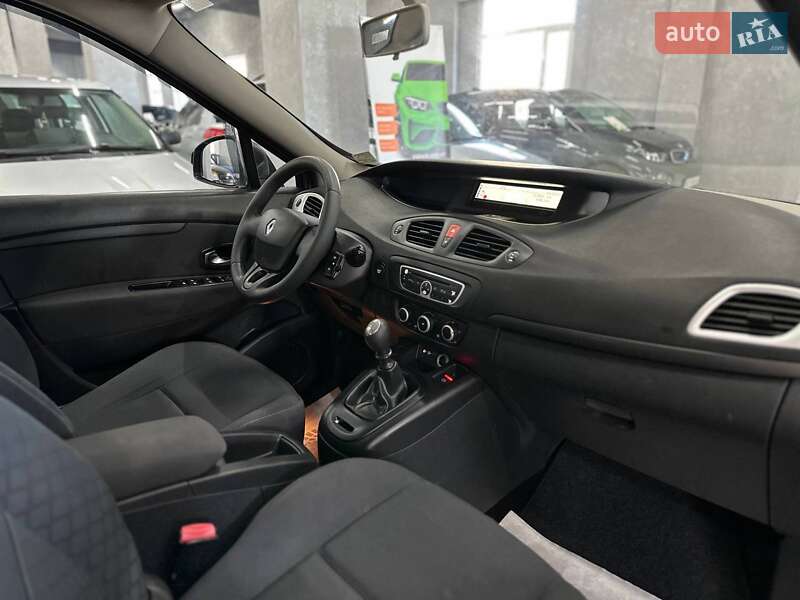 Минивэн Renault Scenic 2011 в Каменском
