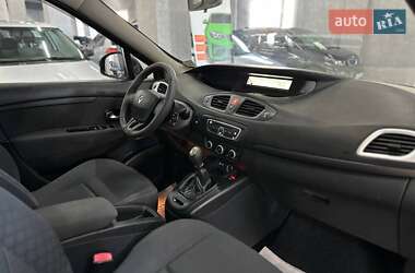 Минивэн Renault Scenic 2011 в 