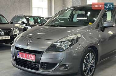 Минивэн Renault Scenic 2011 в 