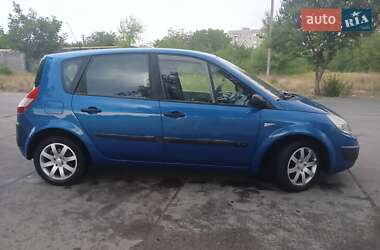 Минивэн Renault Scenic 2004 в 