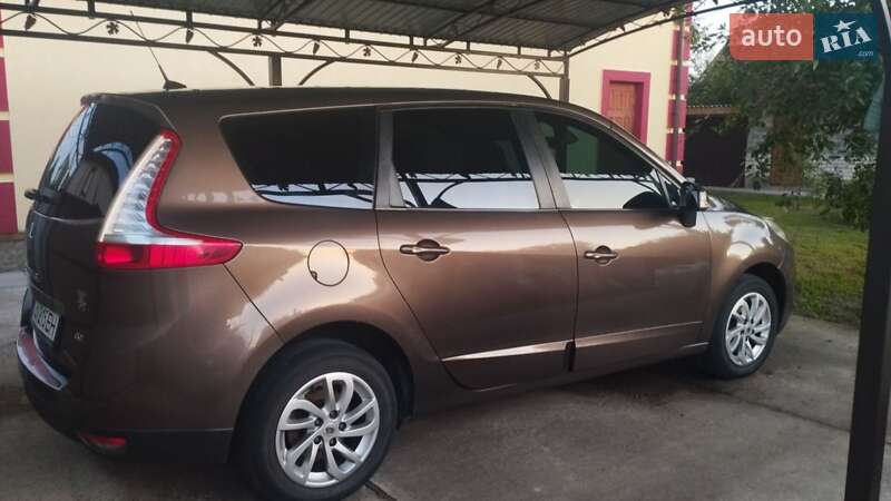 Renault Scenic 2011