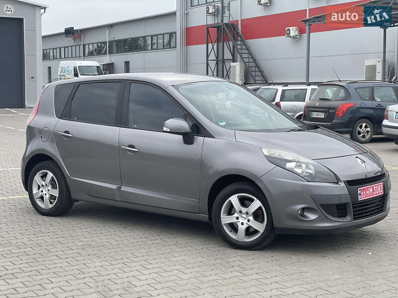 Мінівен Renault Scenic 2011 в Нововолинську