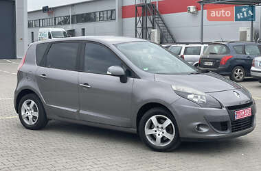 Минивэн Renault Scenic 2011 в 
